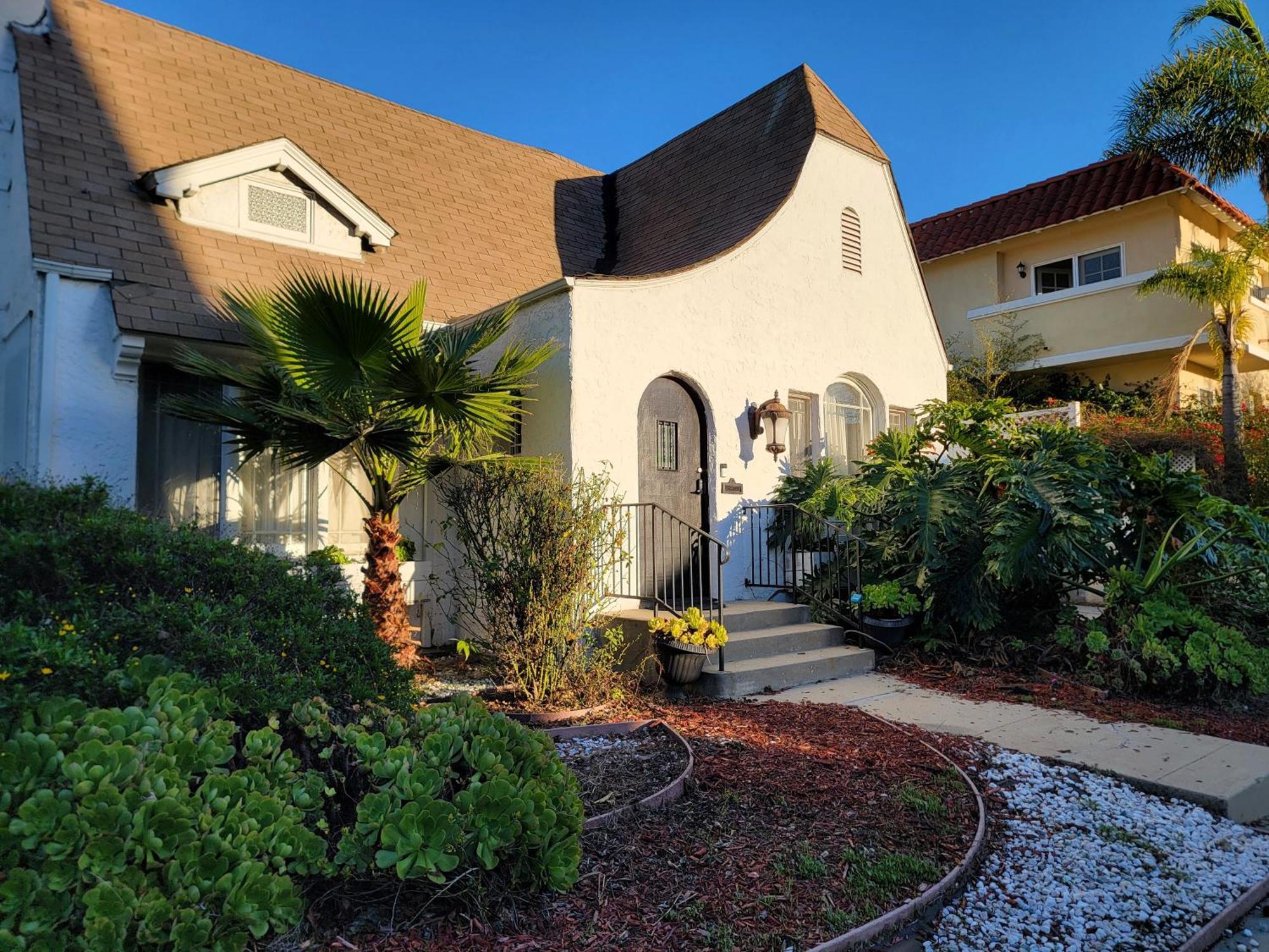 Spacious 5br Private 5 Minutes To Rodeo Drive With Hot Tub Spacious Backyard Parking Ferienhaus Los Angeles