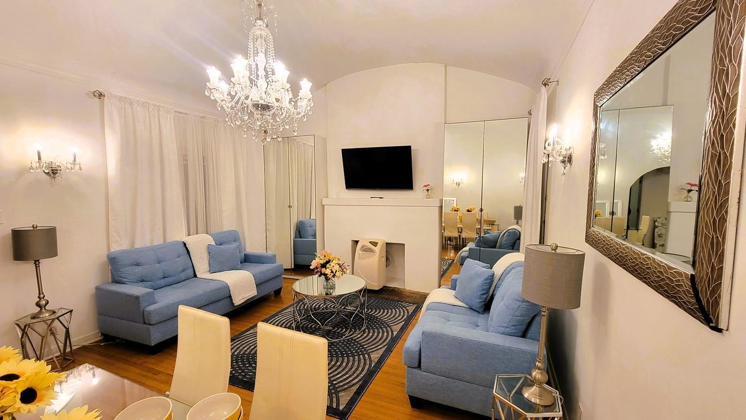 Spacious 5br Private 5 Minutes To Rodeo Drive With Hot Tub Spacious Backyard Parking Ferienhaus Los Angeles